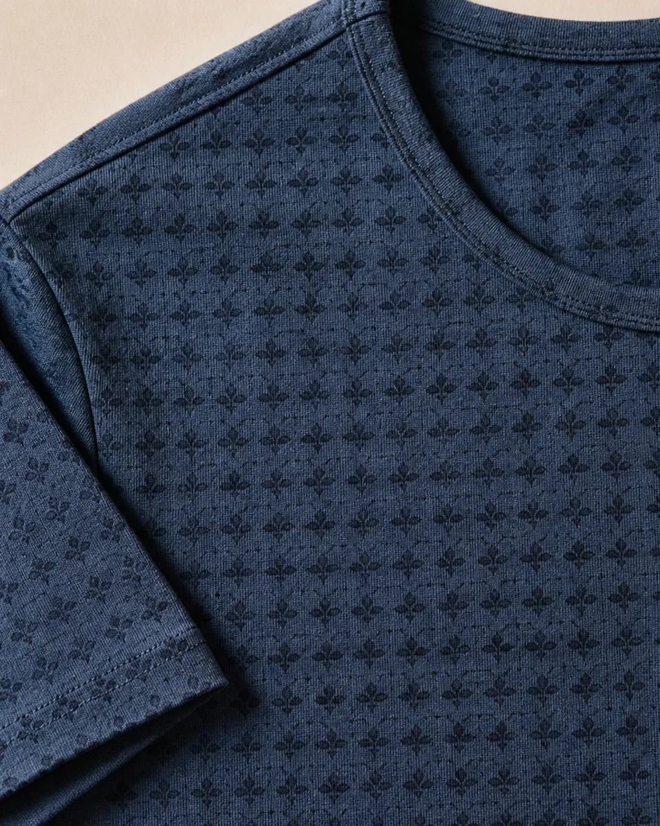 Digital AOP Short-Sleeve Shirt — D034 — Navy Microprint, Detail Neckline Print